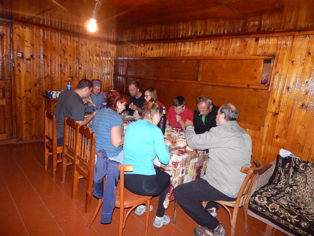 Valodia Guest House In Mestia Zewnętrze zdjęcie
