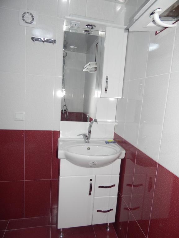 Valodia Guest House In Mestia Zewnętrze zdjęcie
